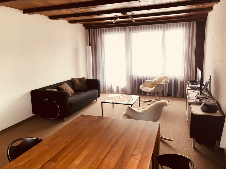 Wohnzimmer mit Esstisch
